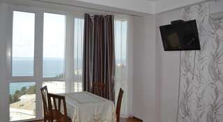 Гостиница Guest House Azhur Гаспра Апартаменты с видом на море-2